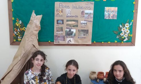 Foram realizados trabalhos junto aos alunos em comemoração ao dia do índio e a cultura Afrodescendente, na escola E.M.E.F Ana Tereza da Rosa (Torrinhas)